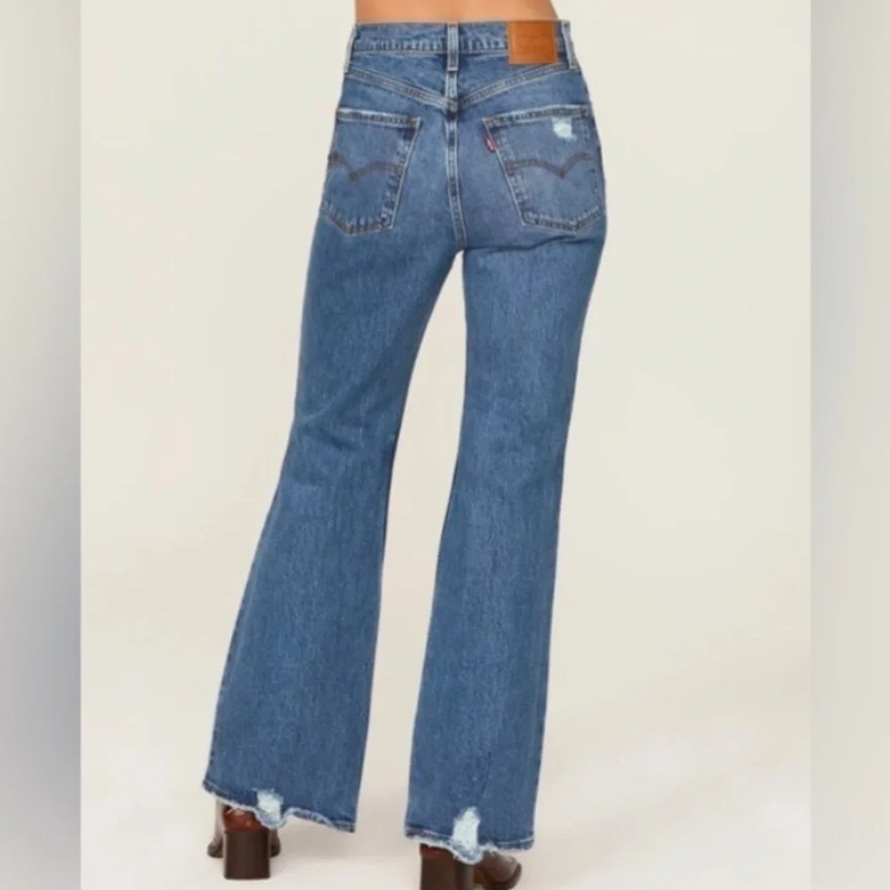 Levi’s 70’s High Rise Flare Jeans - Picture 6 of 12